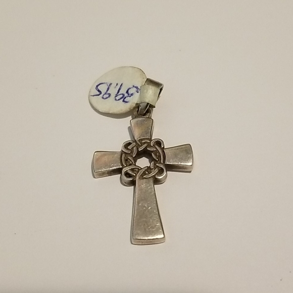 Sterling silver cross pendant